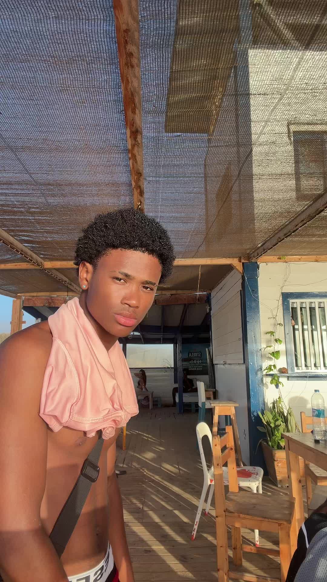 @adeh..4l🧏🏿🧠