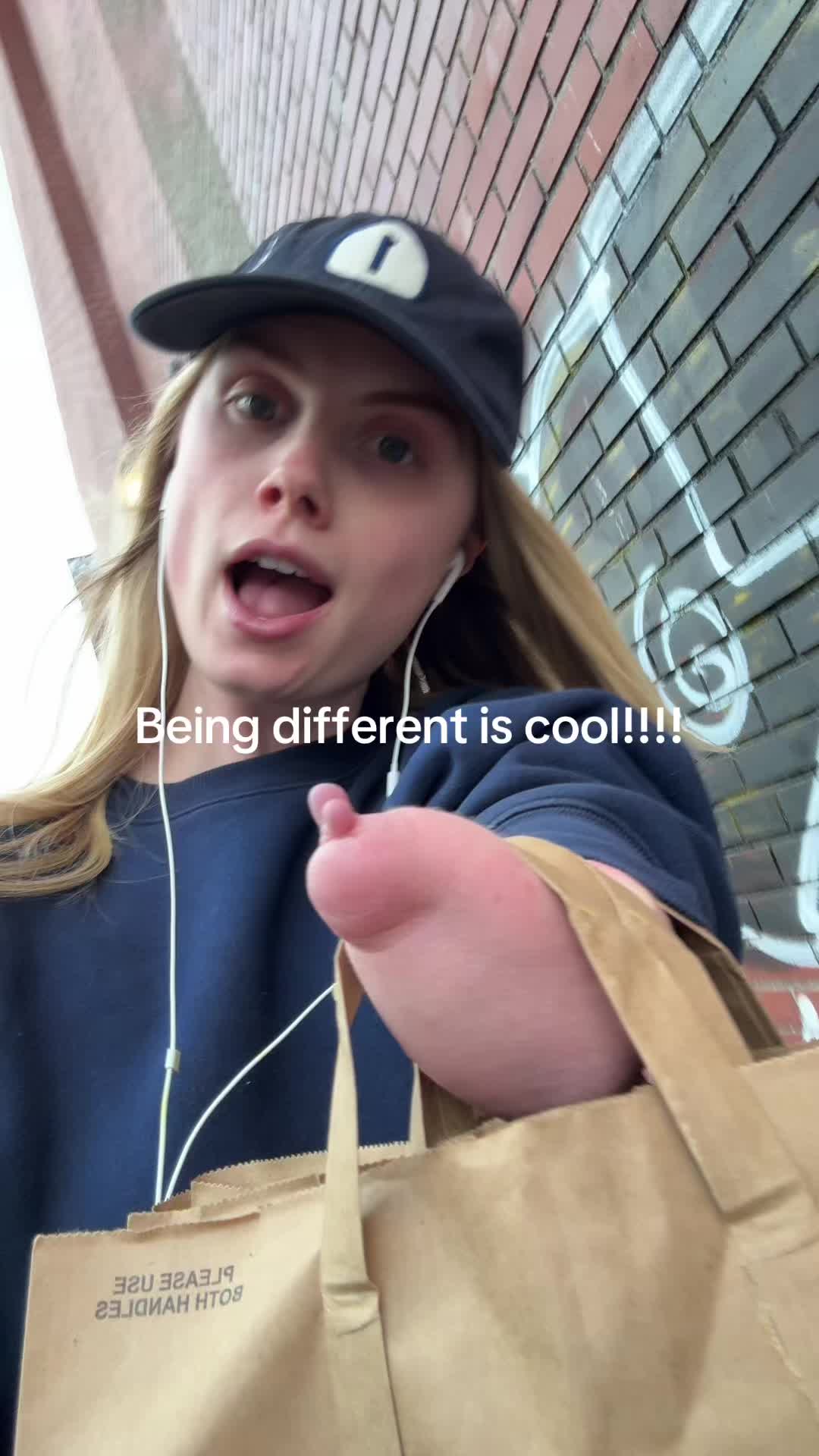 @caitlyngiannini
