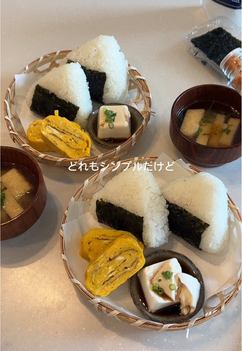 @にこ