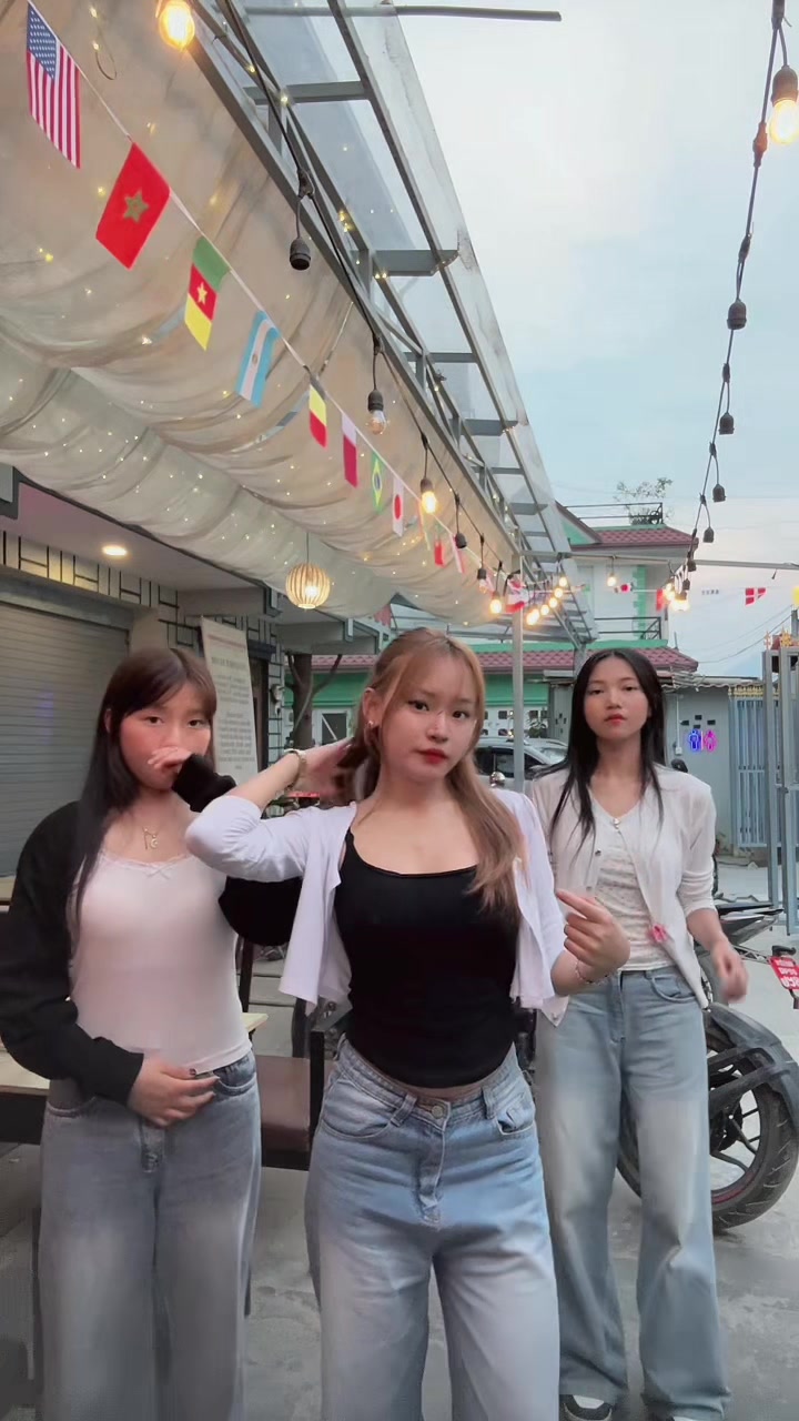 @Kᥫ᭡