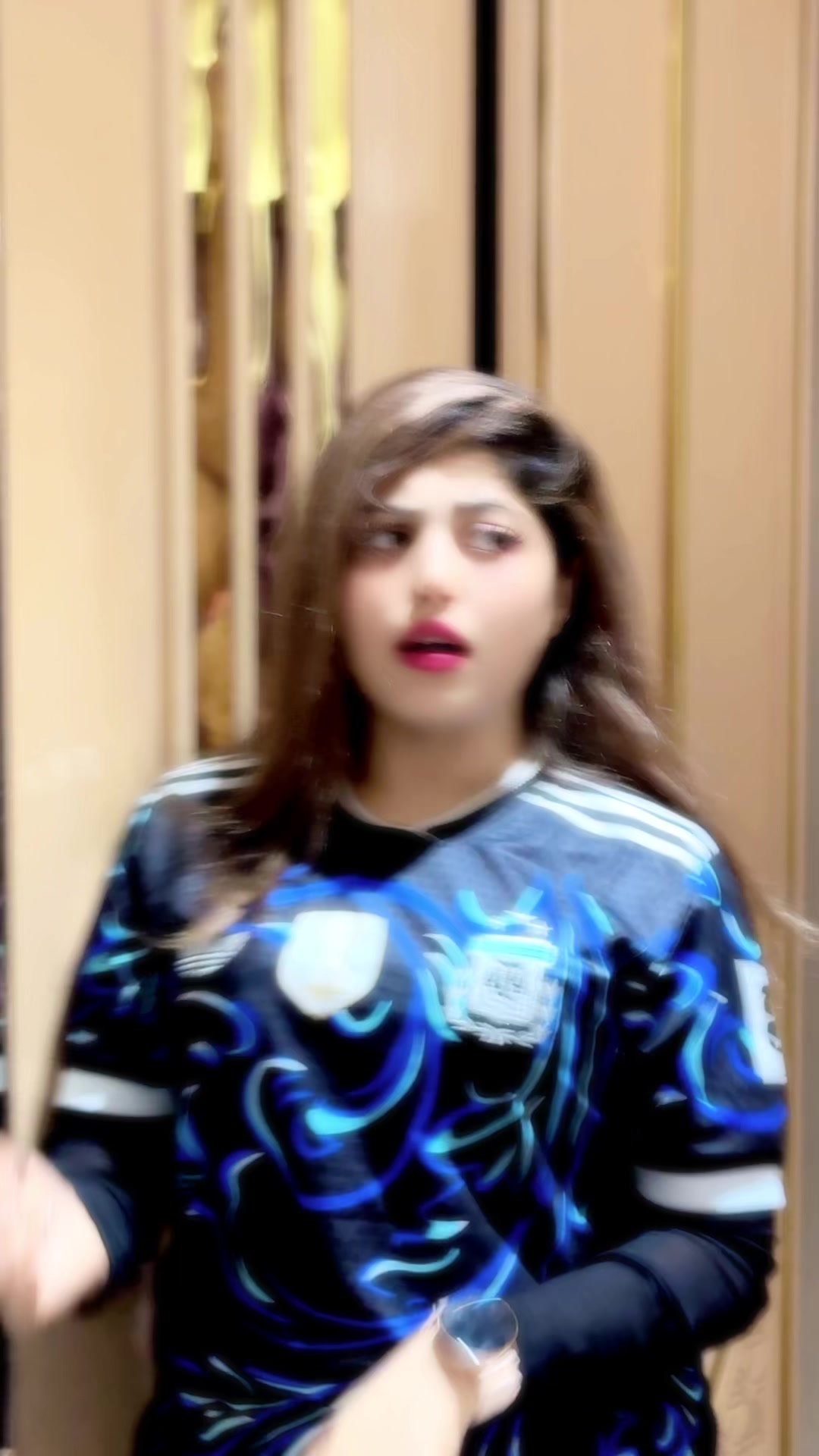 @𝐄𝐯𝐚 𝐂𝐡𝐨𝐰𝐝𝐡𝐮𝐫𝐲