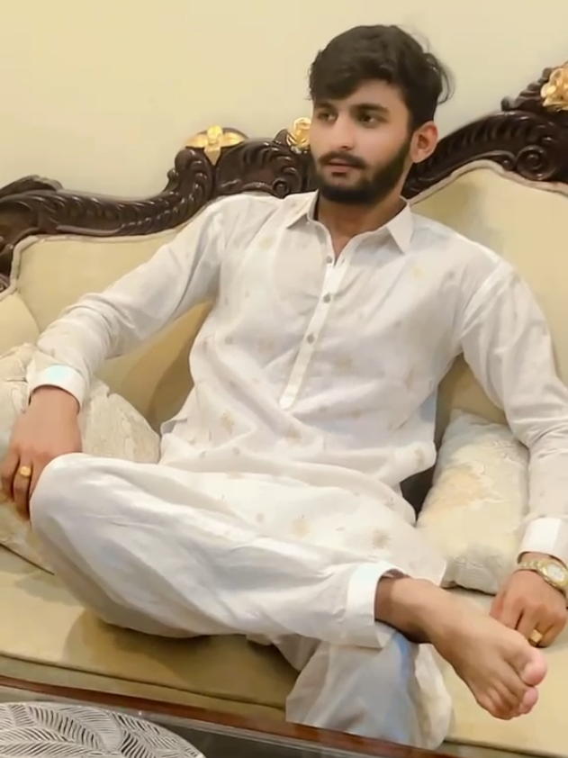 @𝐖𝐚ح𝐚𝐛 𝐐𝐮ر𝐞𝐬𝐡𝐢✨