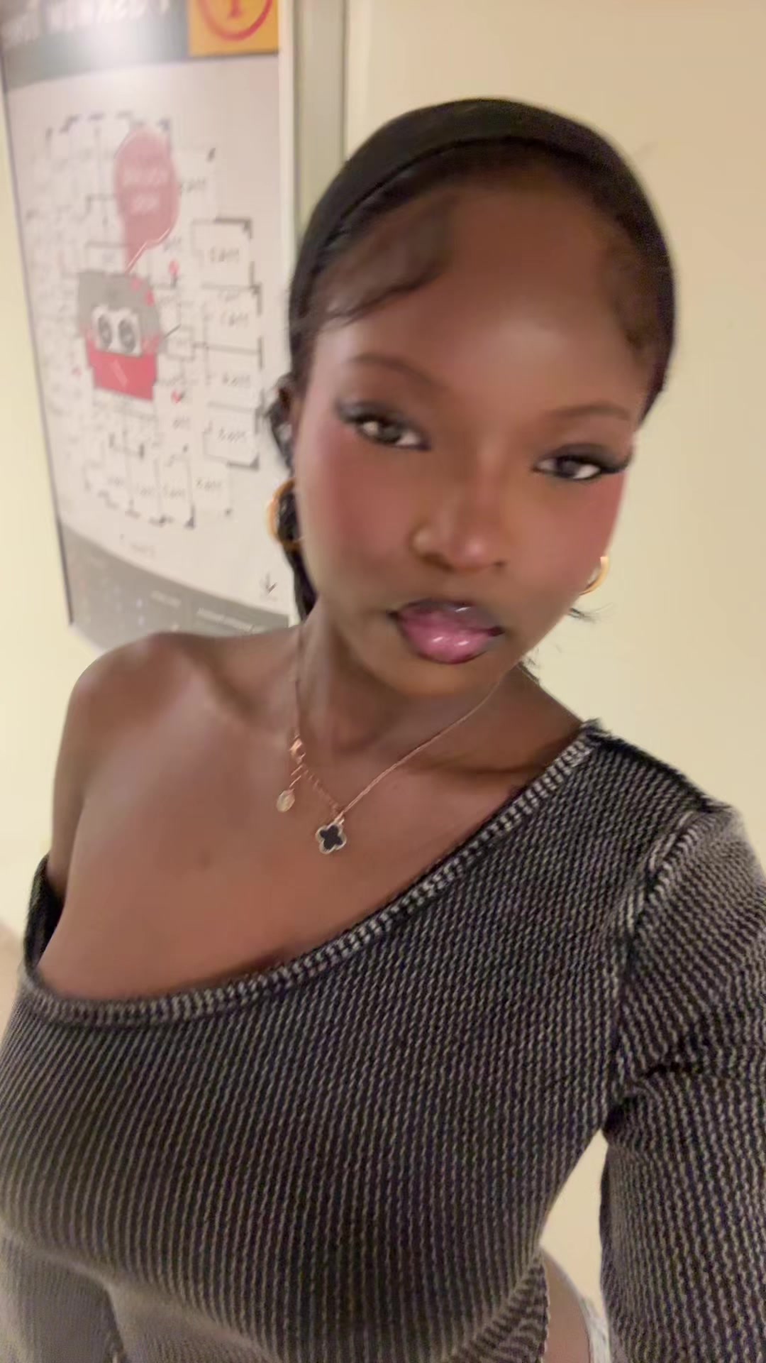 @layomi🪼