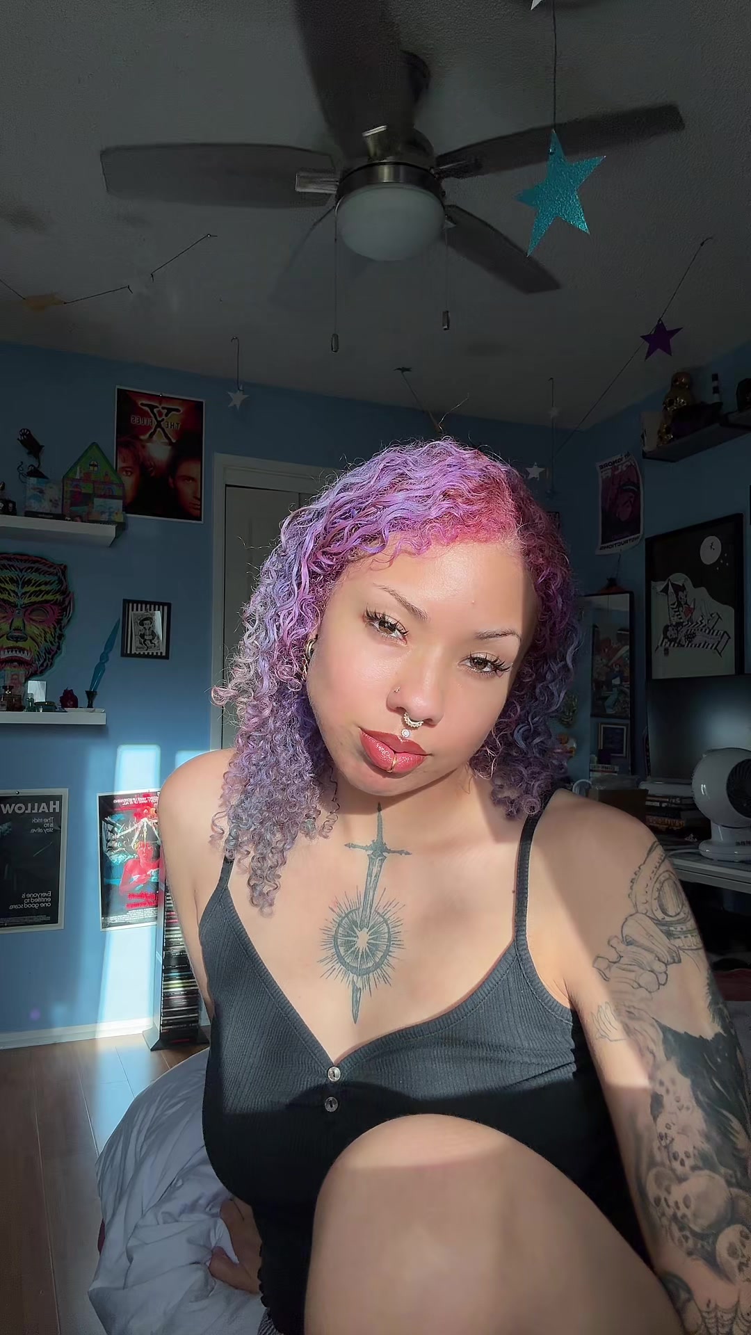 @thegirlinurphone