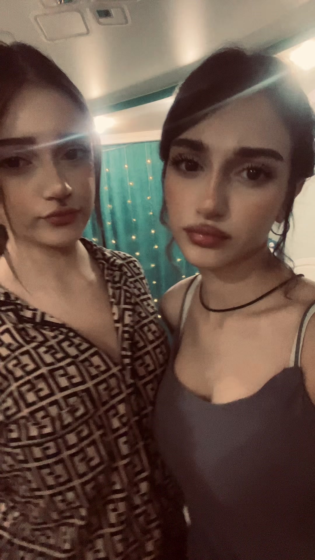 @полякова