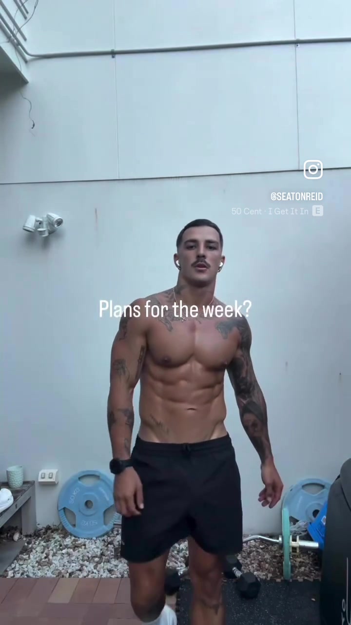 @GayMomentsTiktok