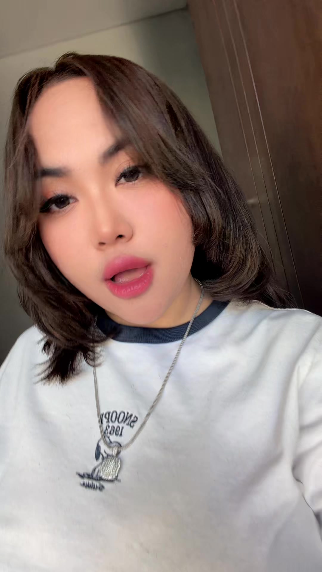 @woshella