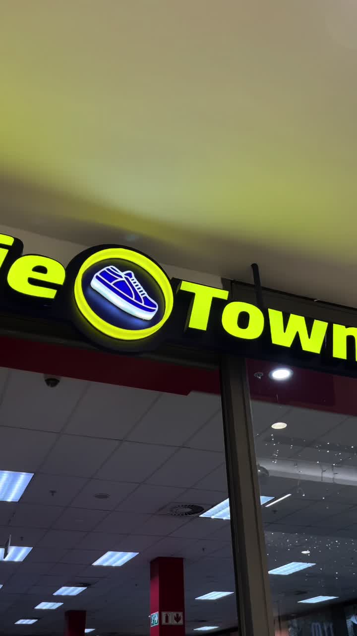 @tekkie_town_promenade268