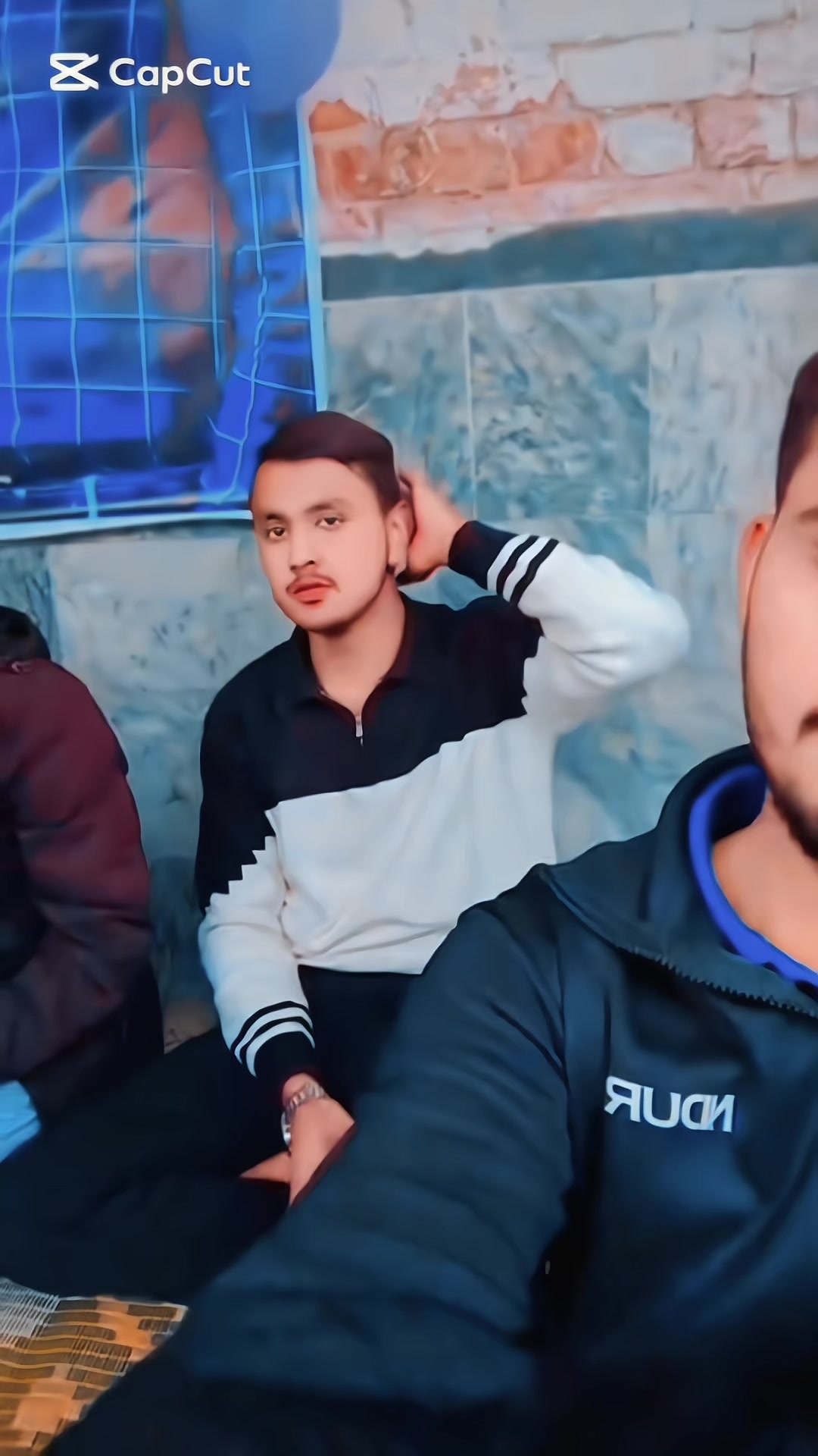 @𝑯𝒂𝒎𝒛𝒂🦅