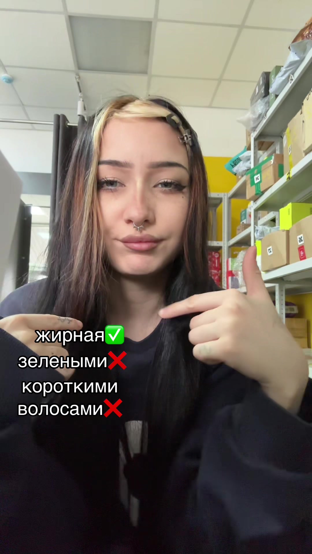 @///