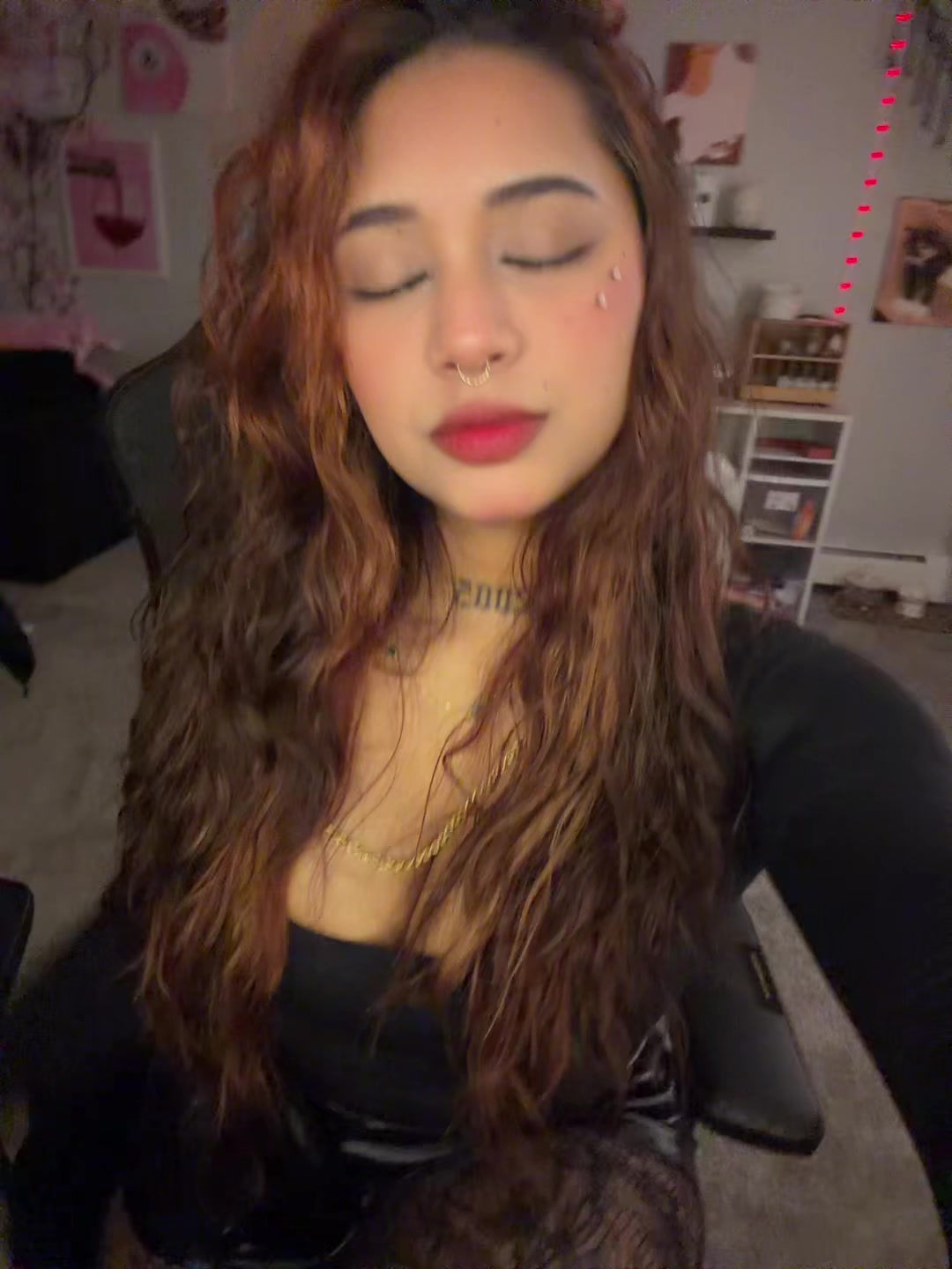 @Lari🌈