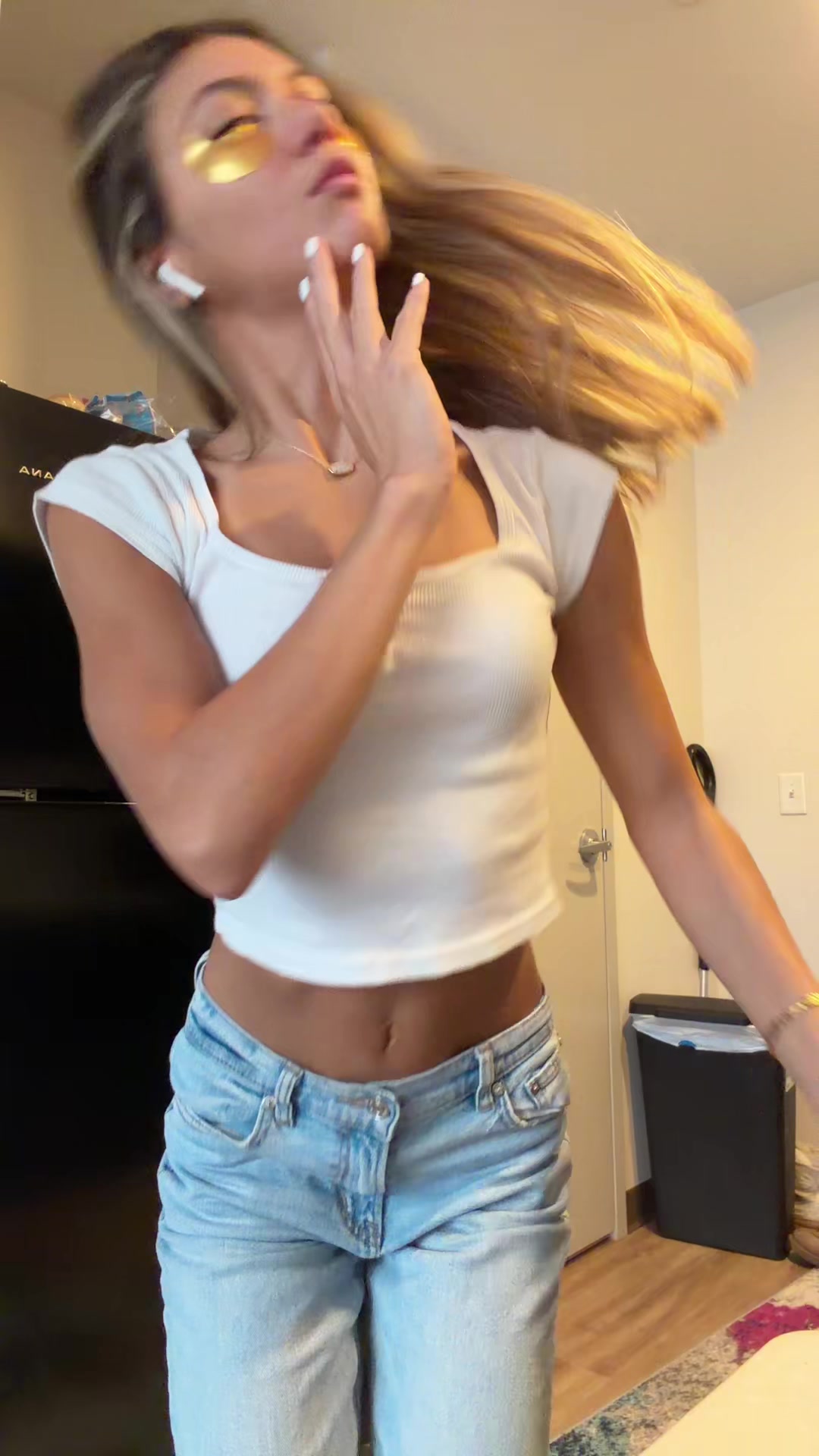 @theleahmae