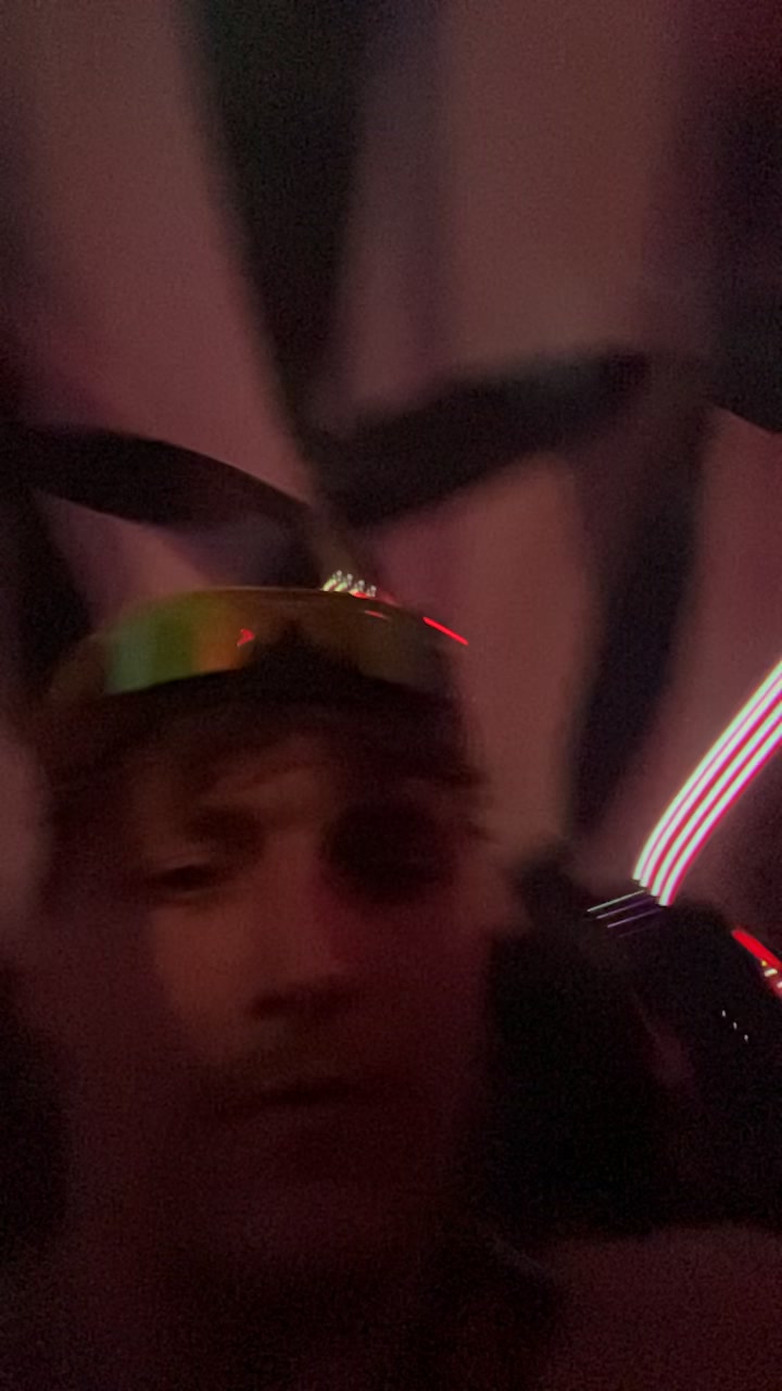 @Hallyyy