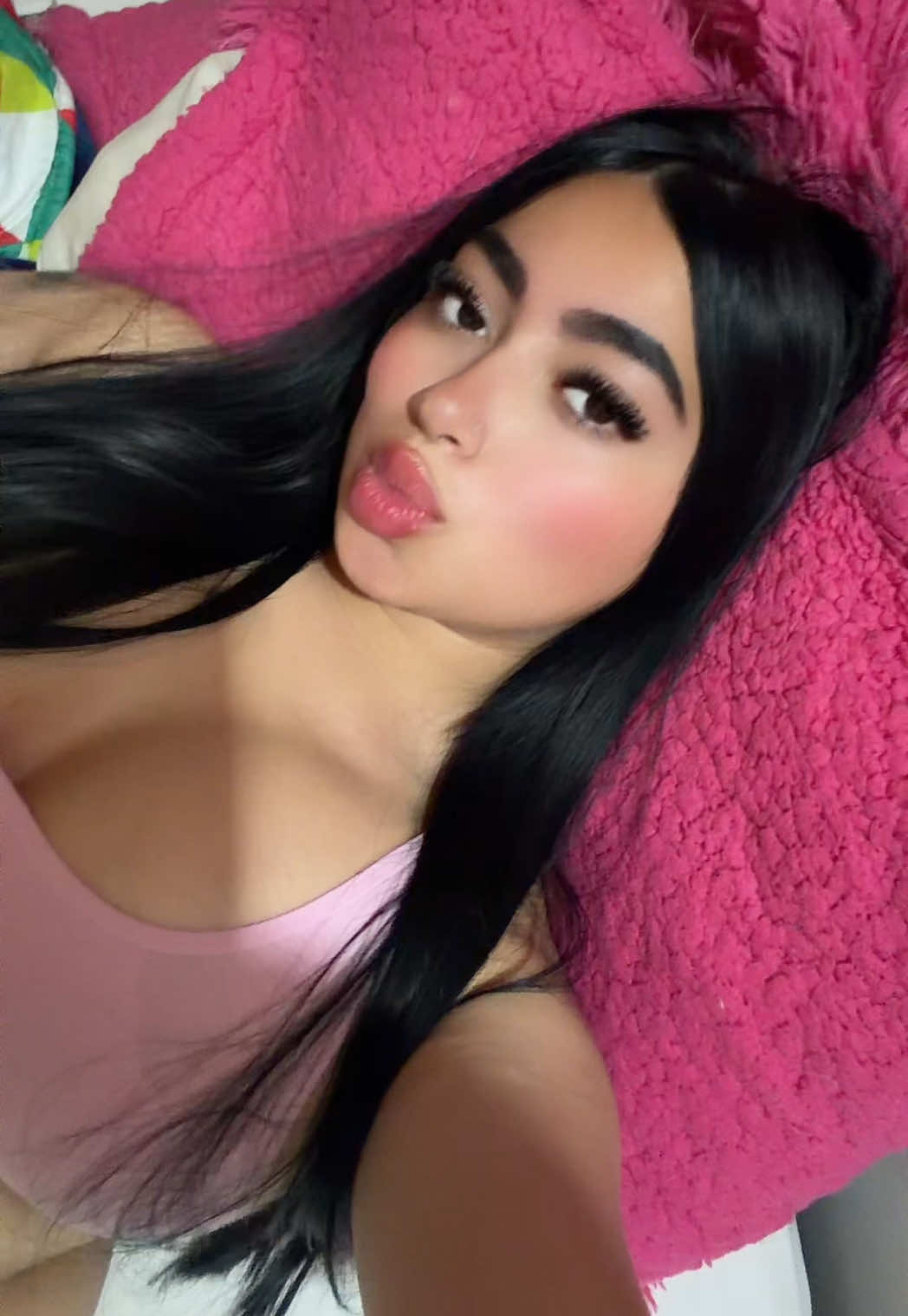 @VALENTINA♡.