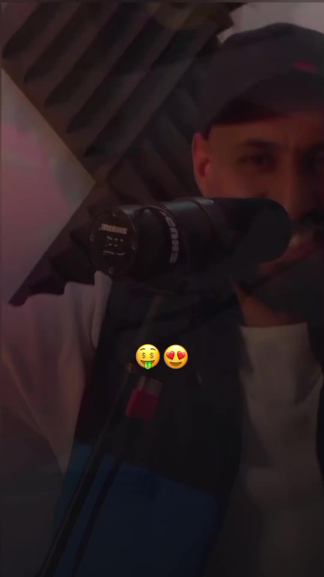 @๐๐ฆ๐ข๐ง๐ ๐๐จ๐๐ข๐ง๐ข