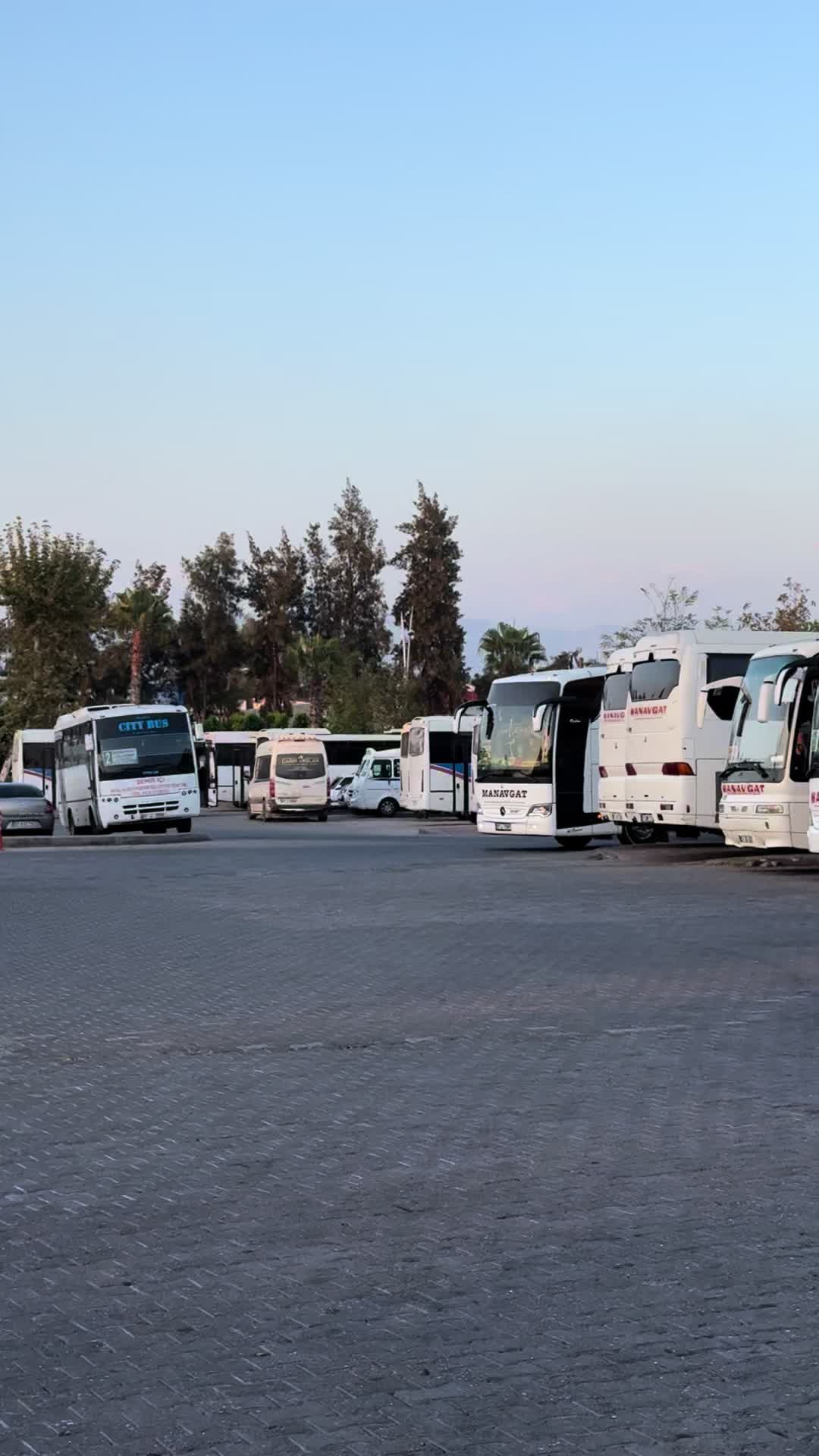 @Ayhan Özden