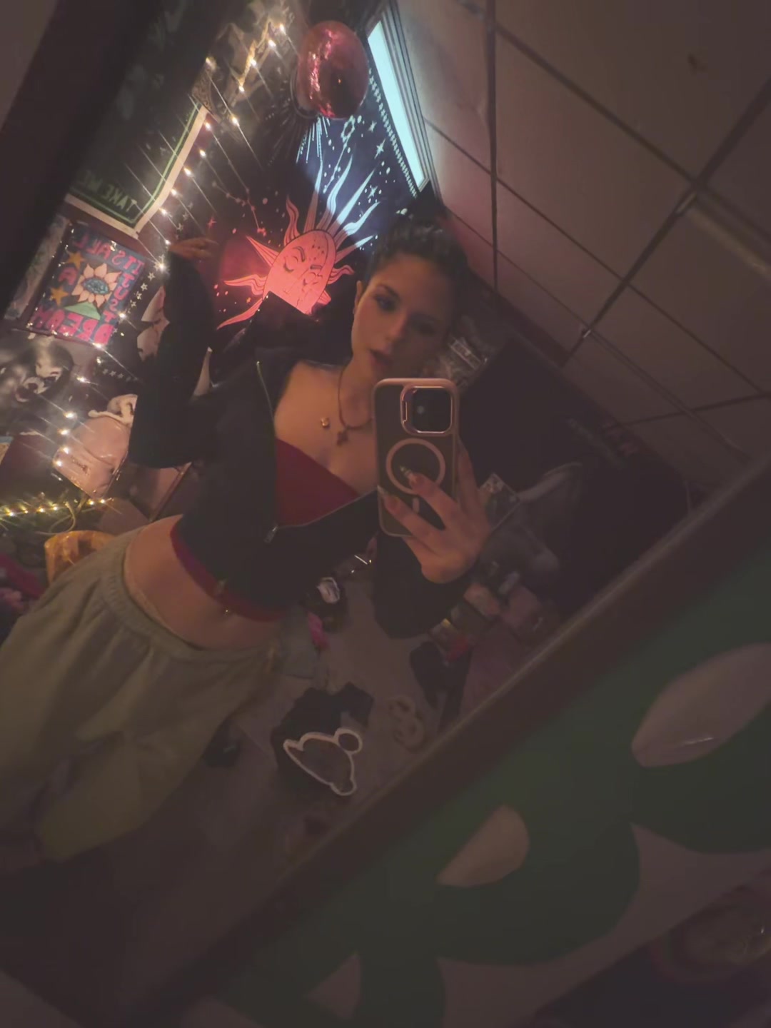 @leftcheekqueef