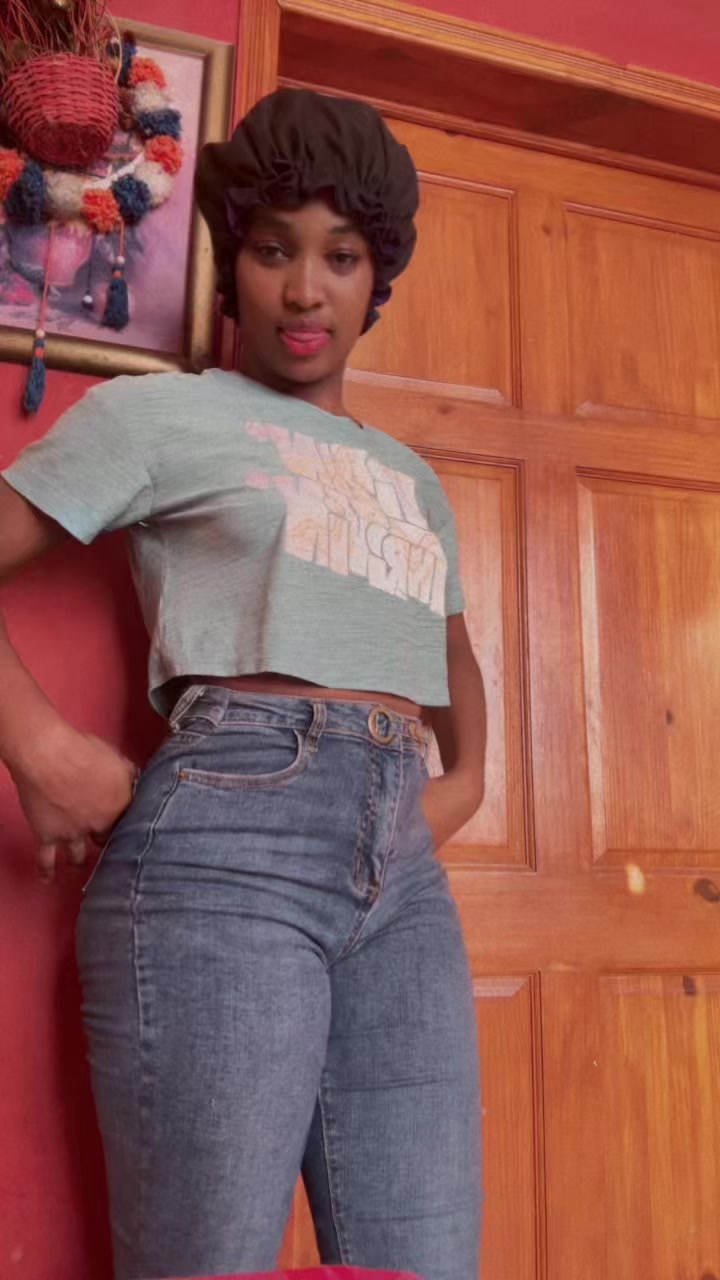 @𝒻𝒾𝓃ℯ 𝓈𝒽𝒾ℯ𝓉𝓉❤️👅