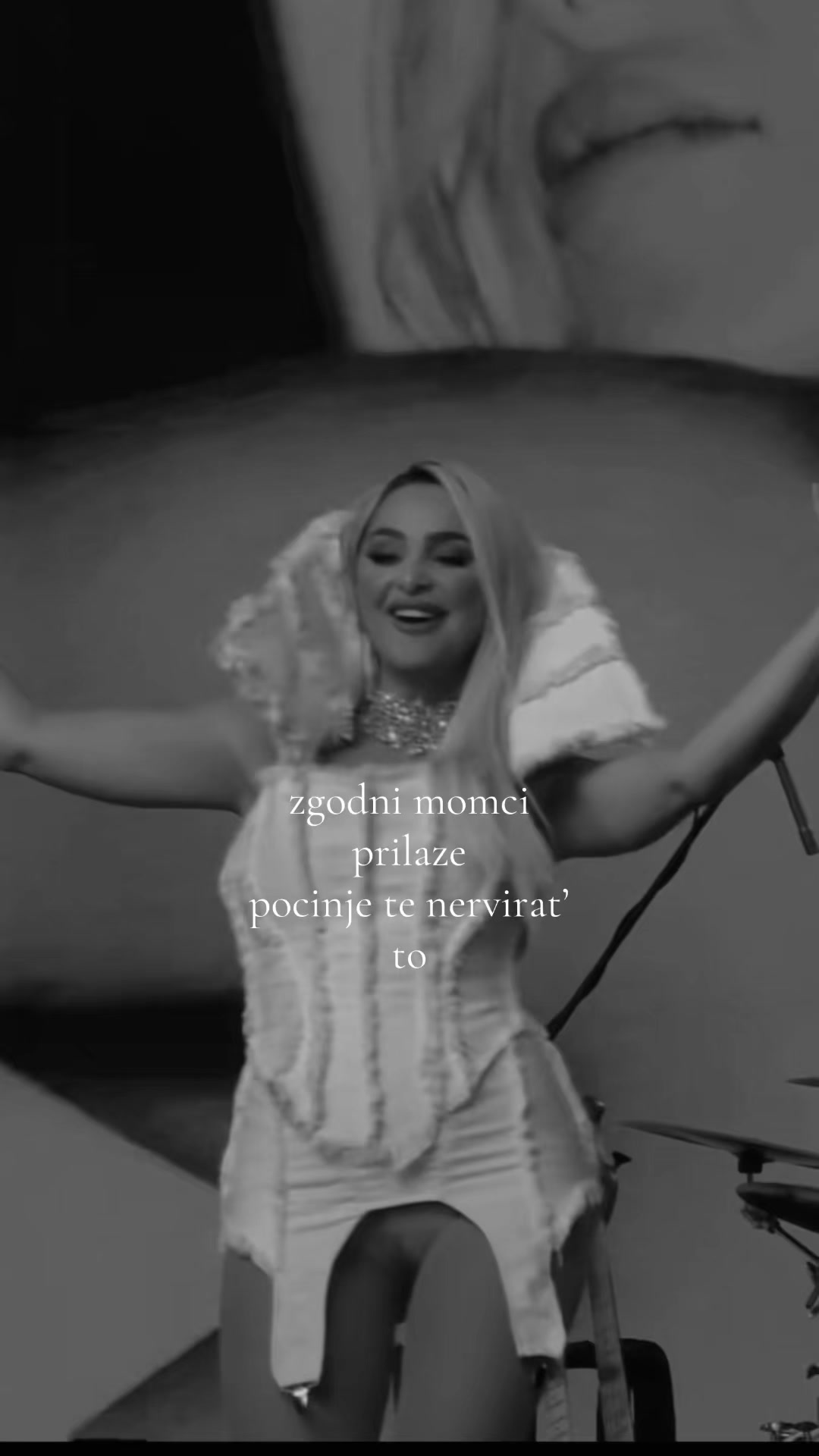 @🫦