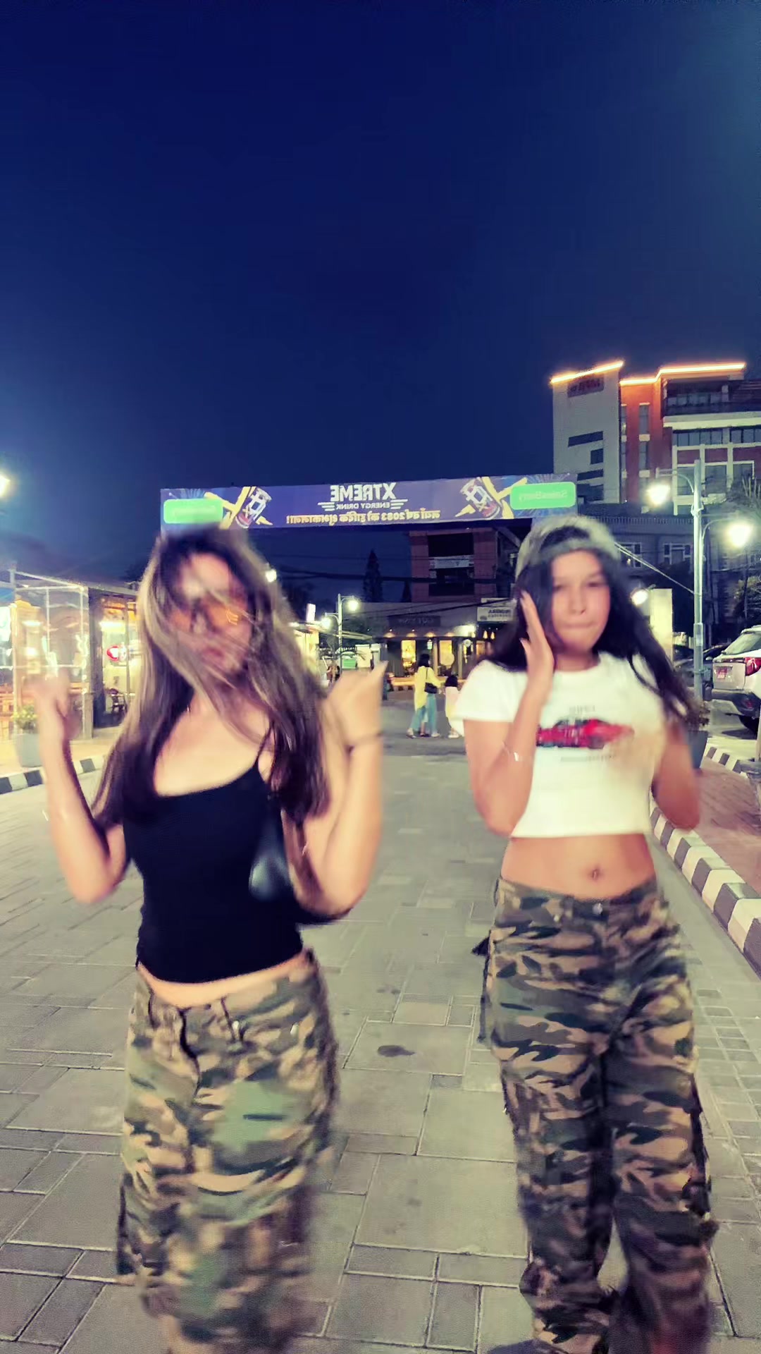 @Twolit🤯