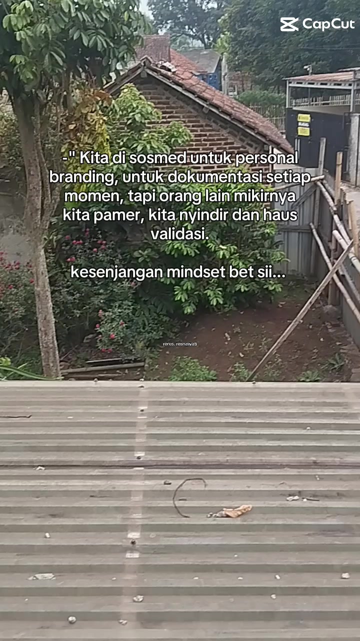 @momhie
