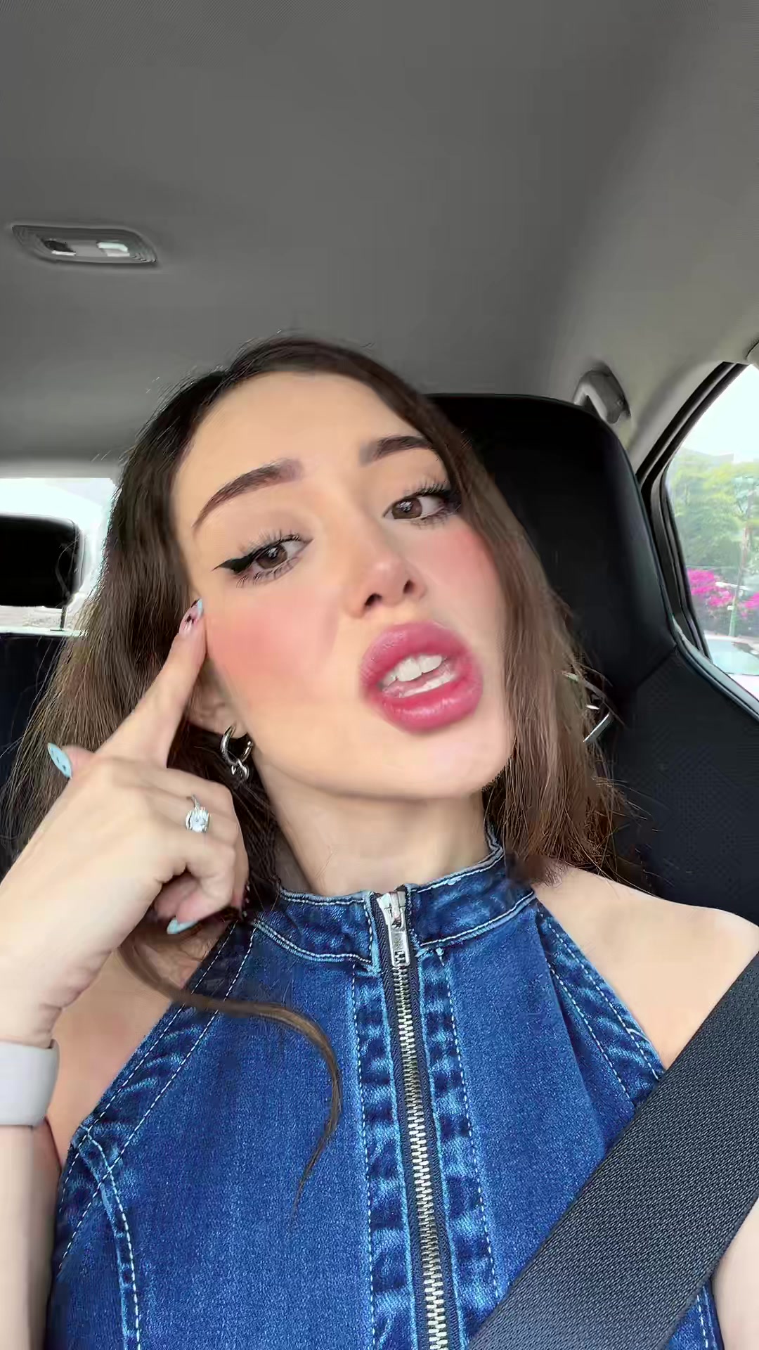 @Annajayli