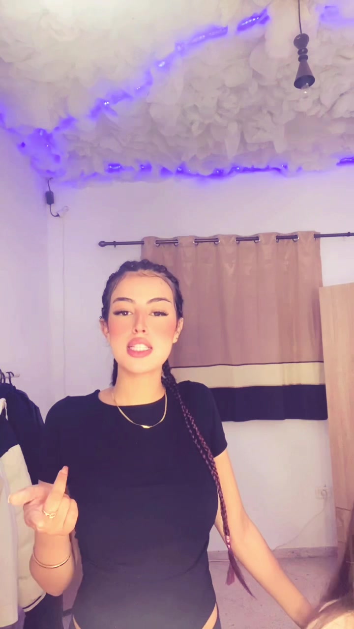 @rou2ee._