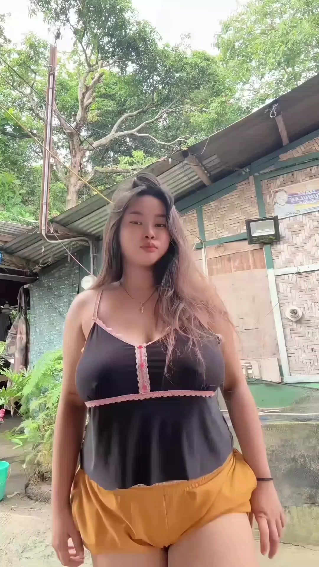@zevonggg