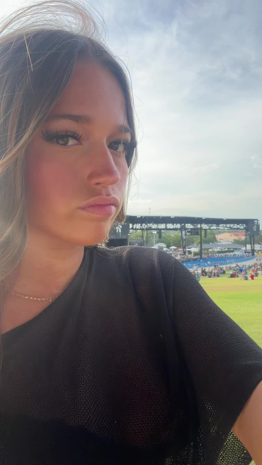 @glitterloveheartsbaddie6