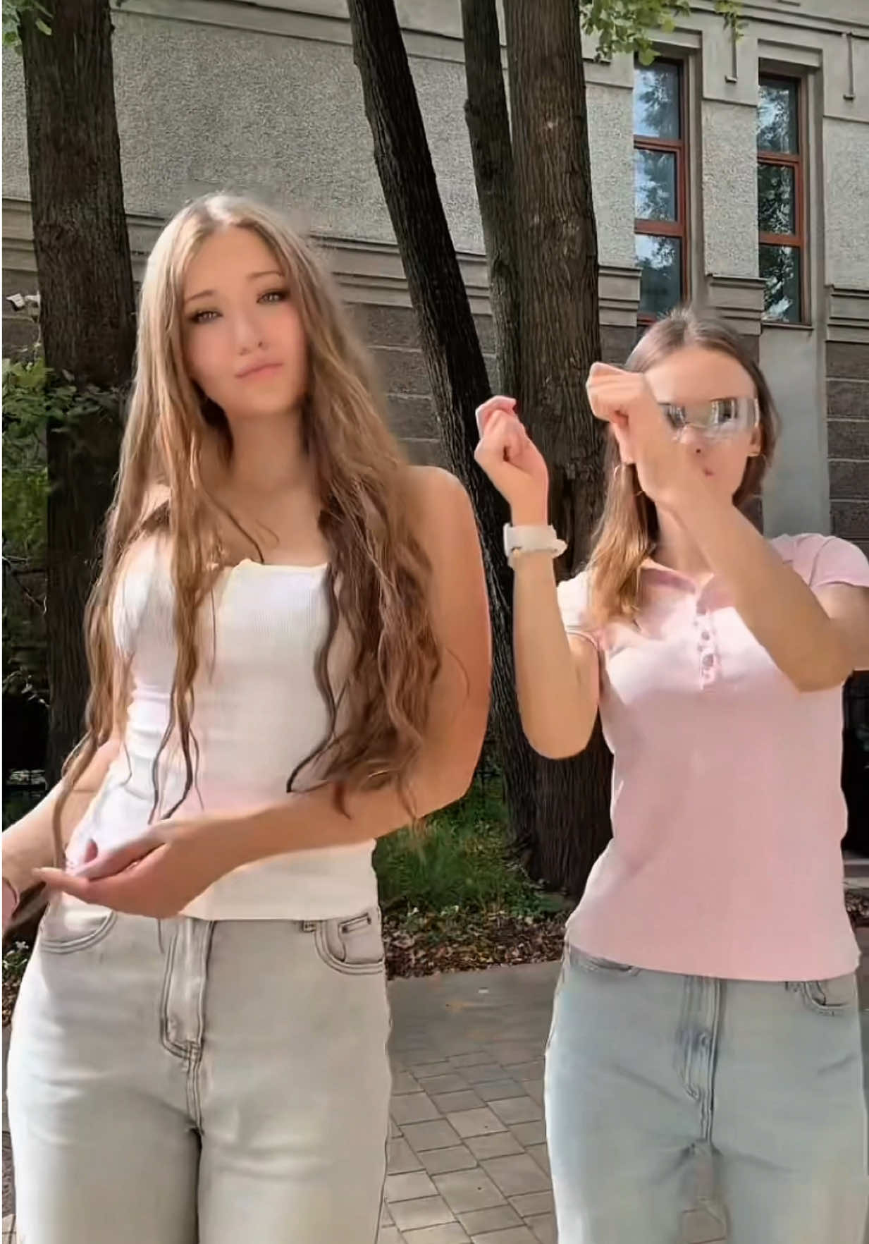 @𝒟𝑎𝑆ℎ𝑖𝑙
