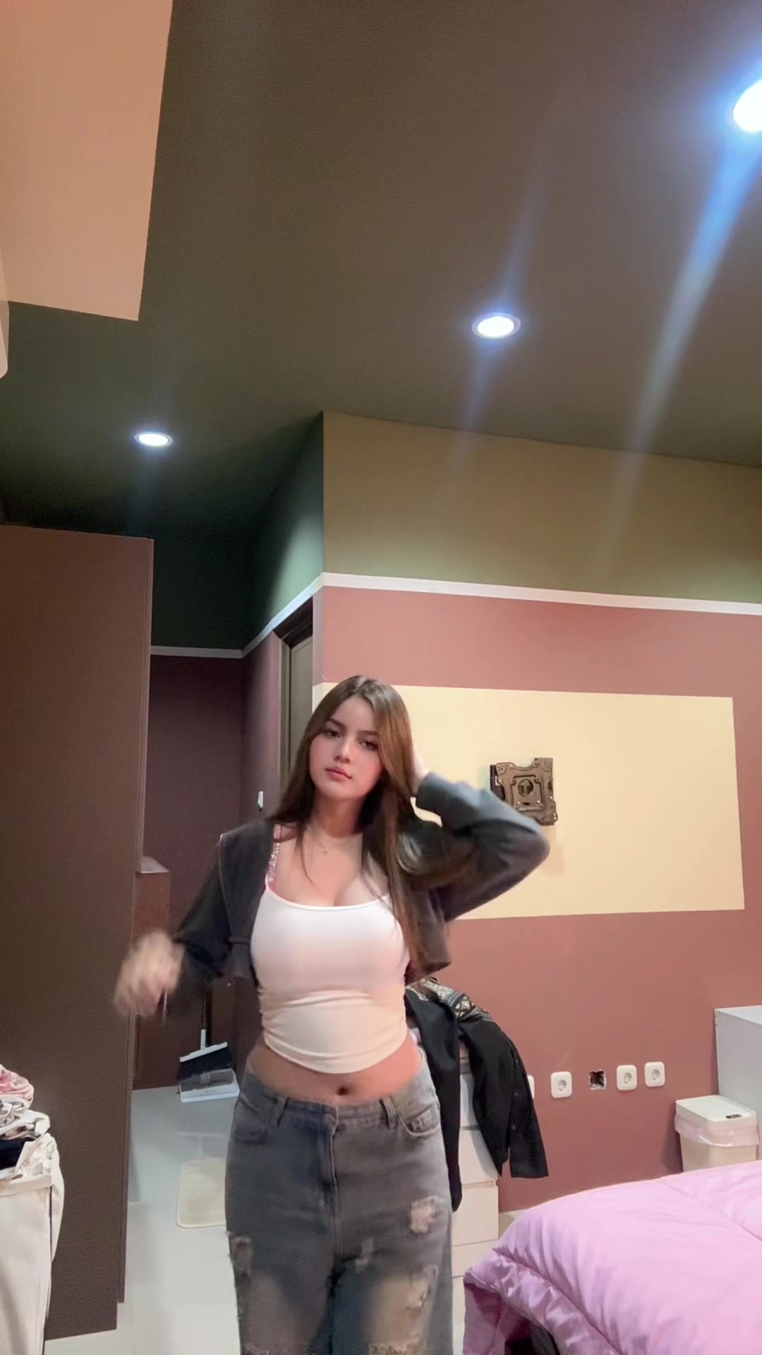 @decakamila_