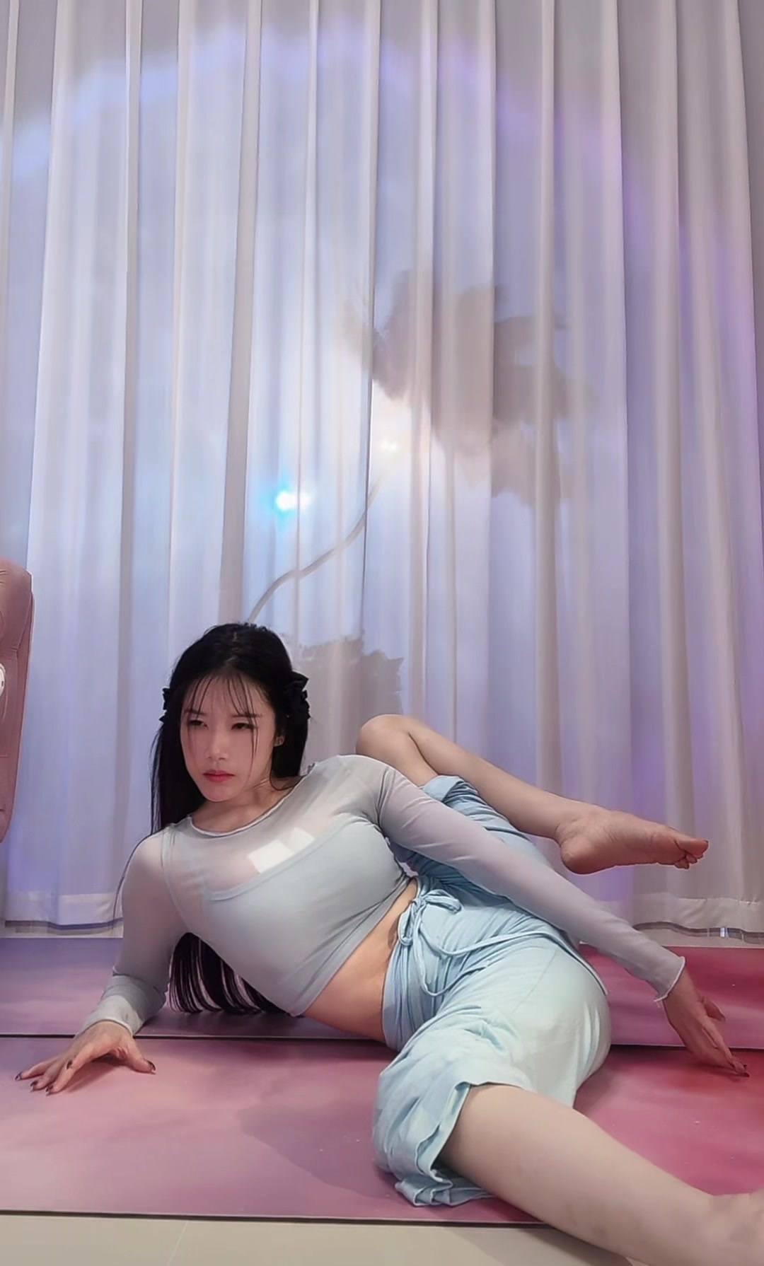 @Yoga Girl li