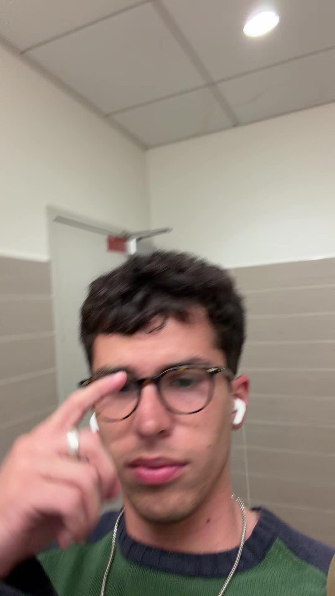 @Moanfaceemoji