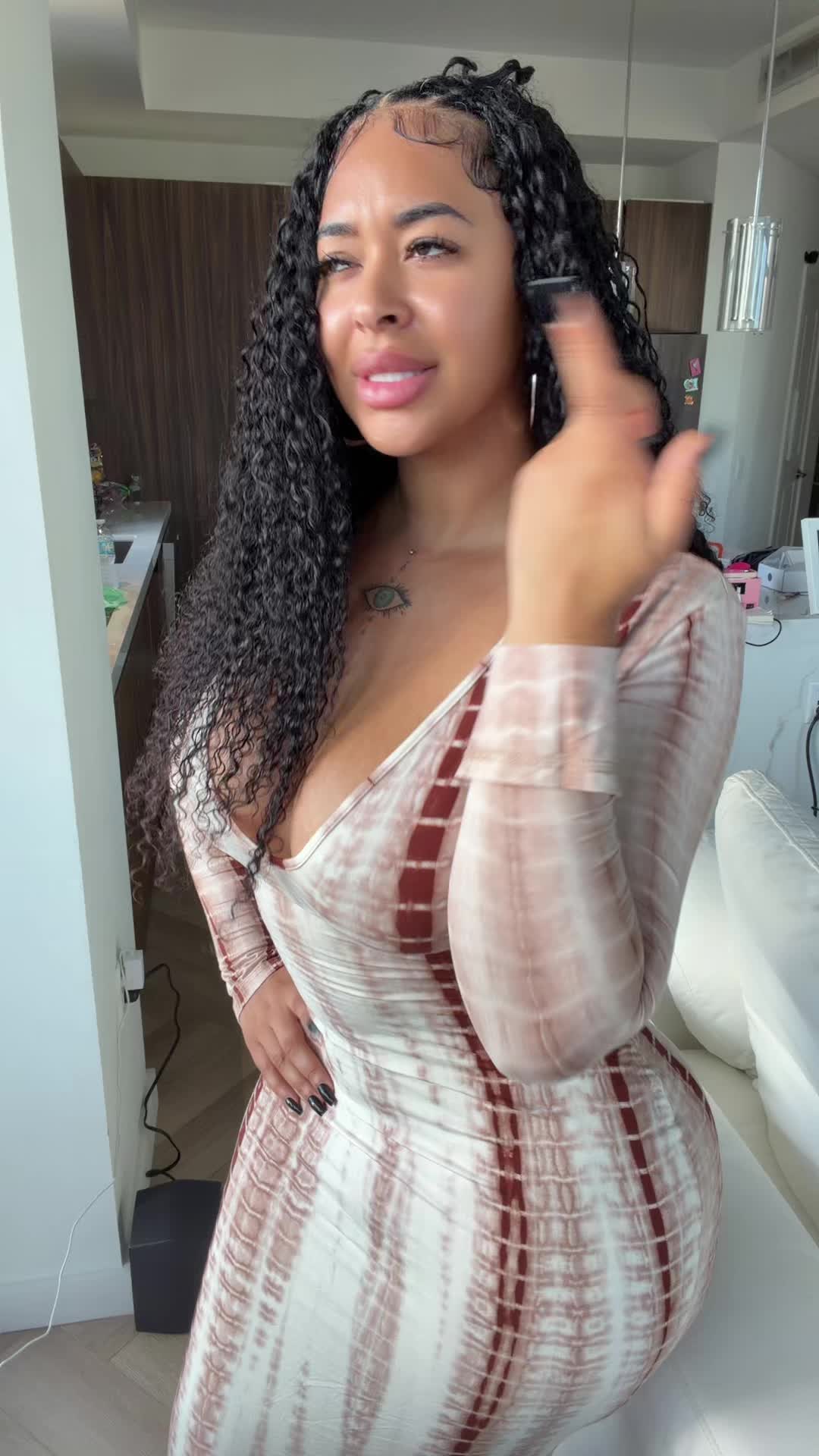 @Missskaylax