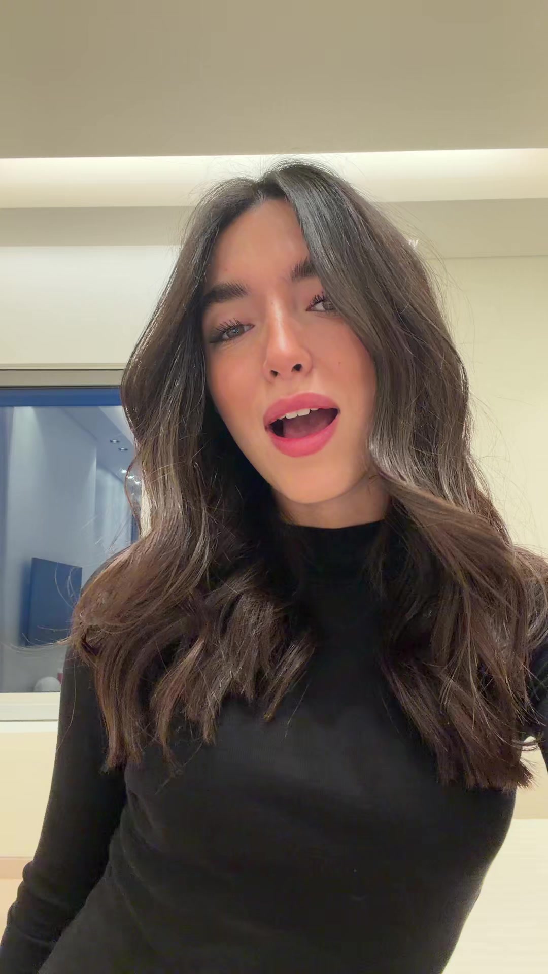 @Mia