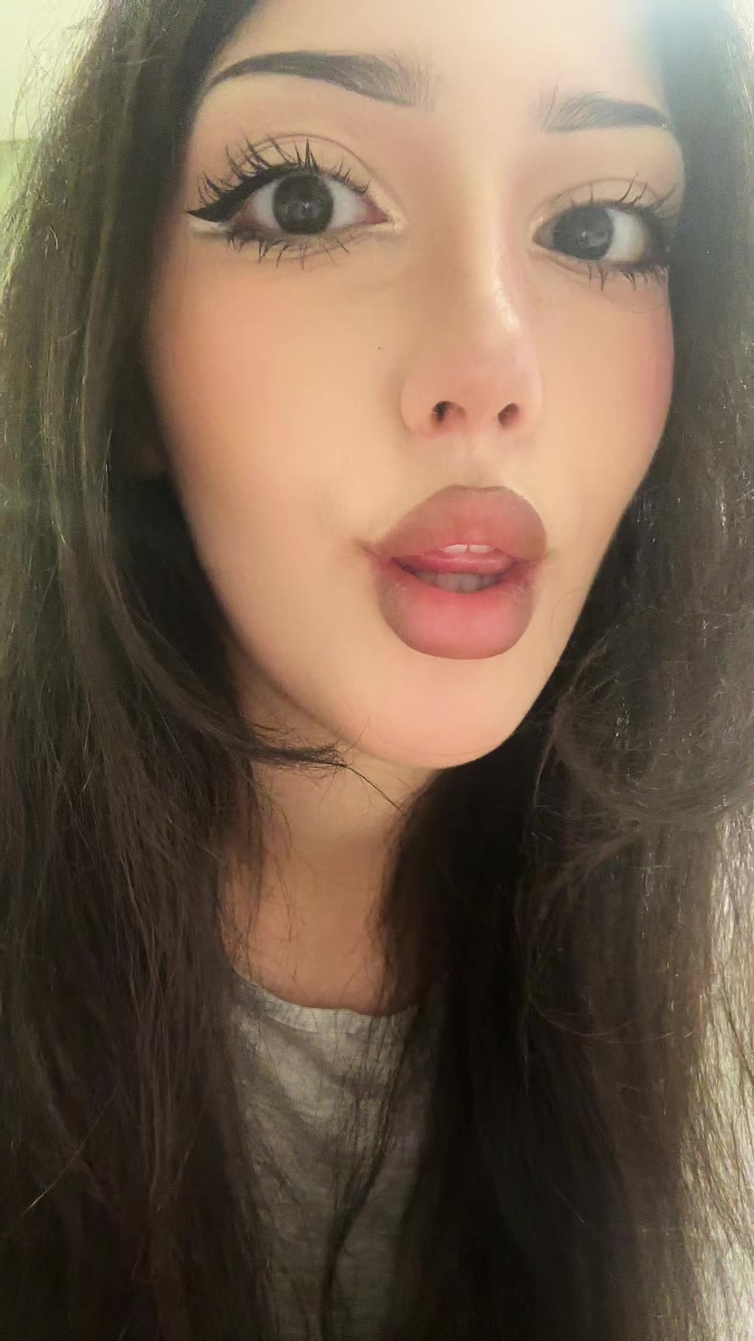 @✱