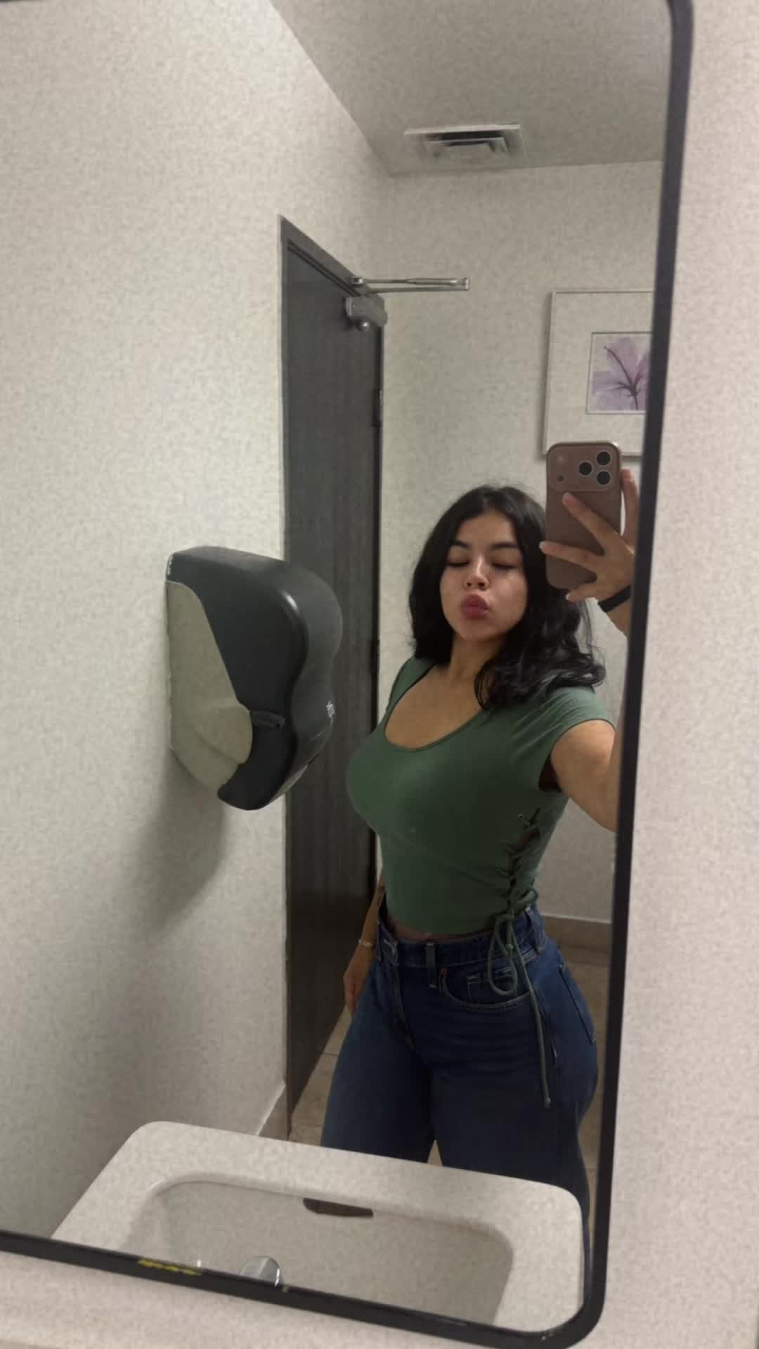 @lacherry