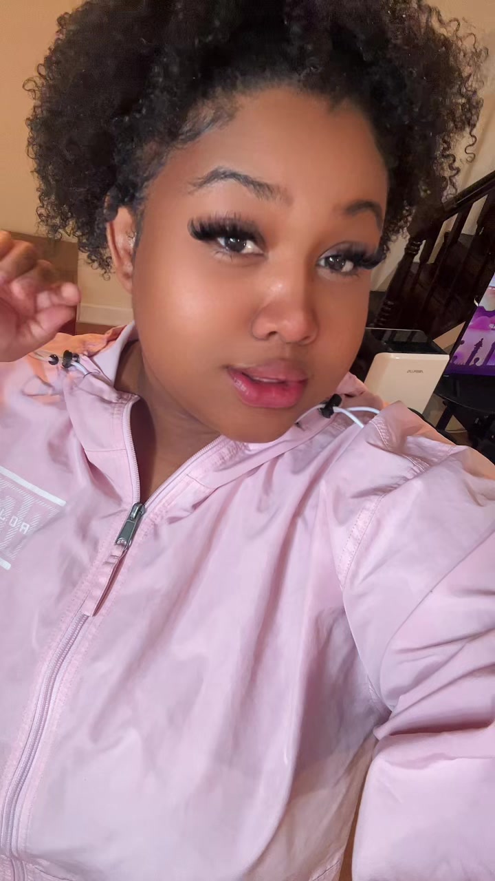 @D&egrave;j&agrave; Nicole🎙️