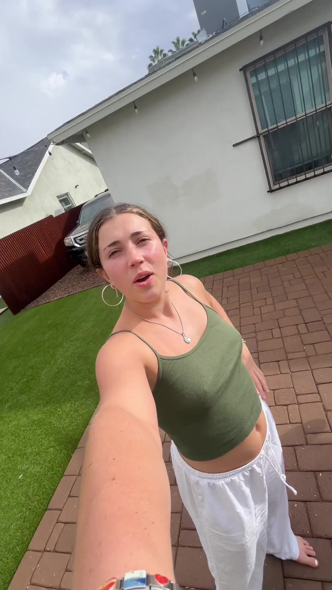 @Ella