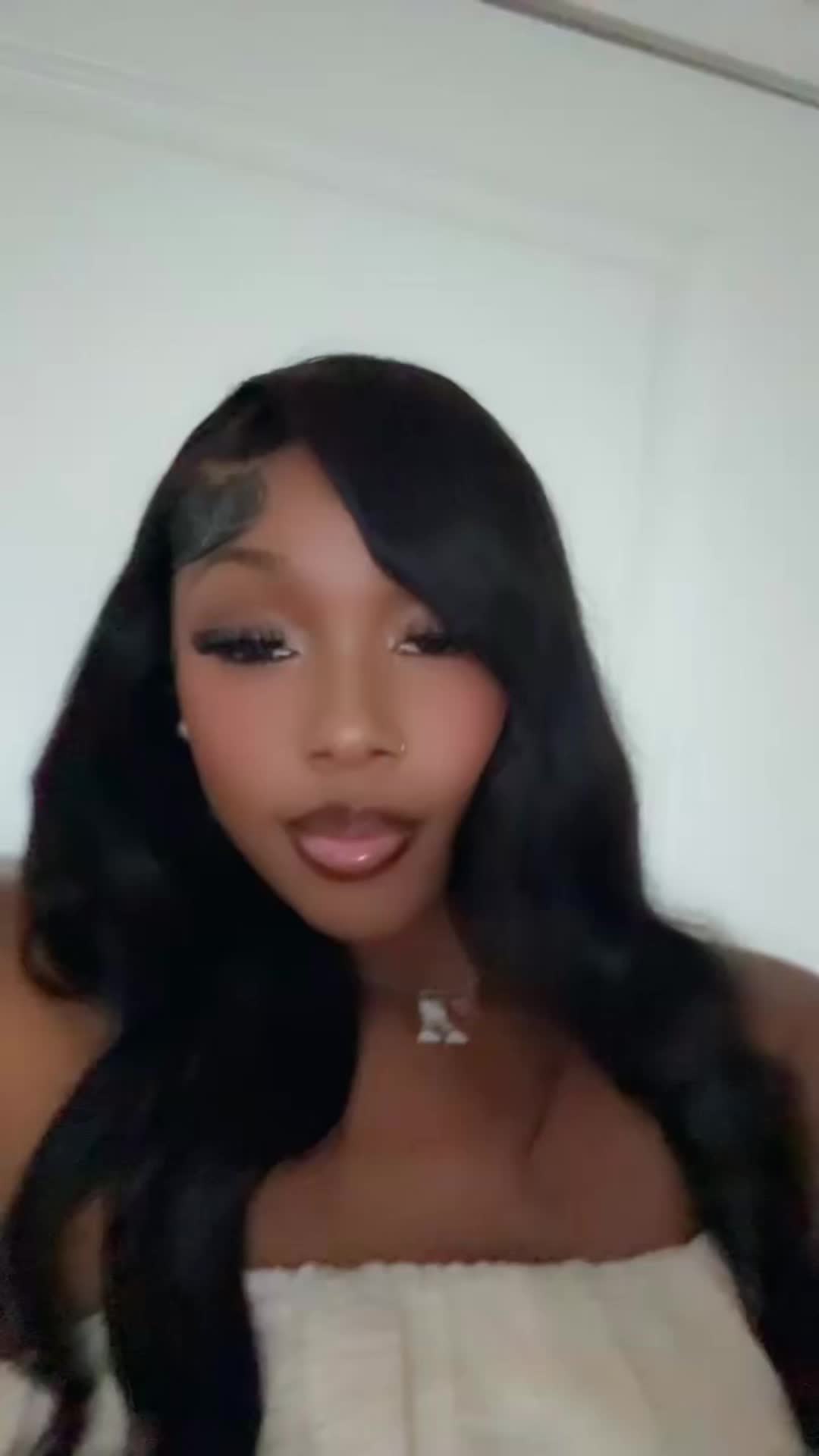 @theiyannanicole