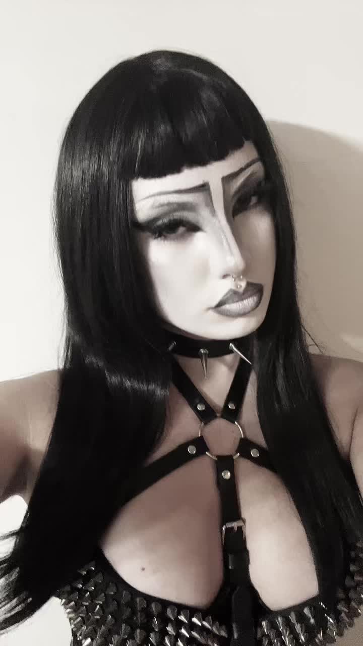 @angelfacenutcase