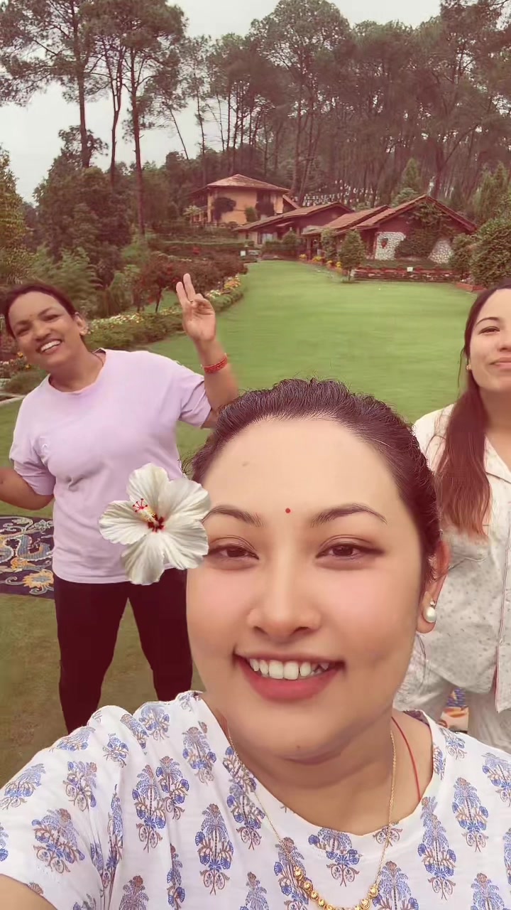 @एलीशा🧿🌸