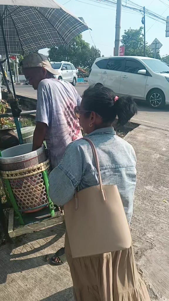 @Mak Krombong