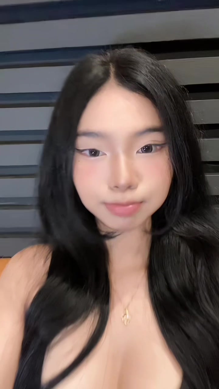 @𝒴