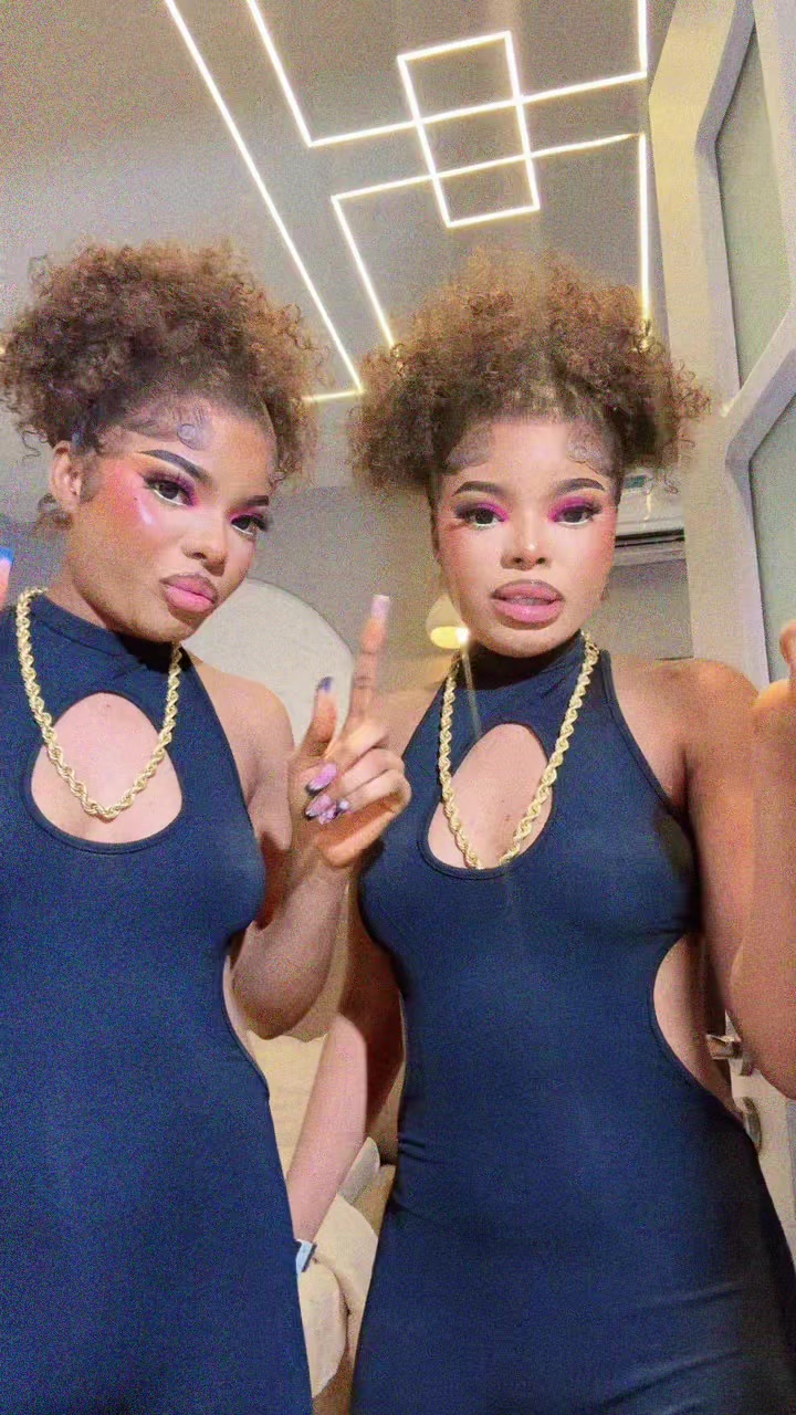 @Twinzcandy