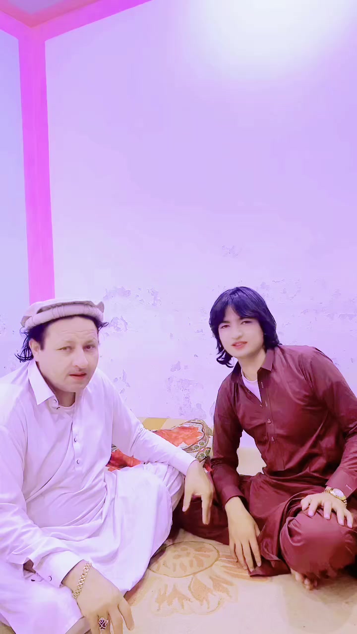 @🧡🤎💛Malak Namat Allah💙💜💚