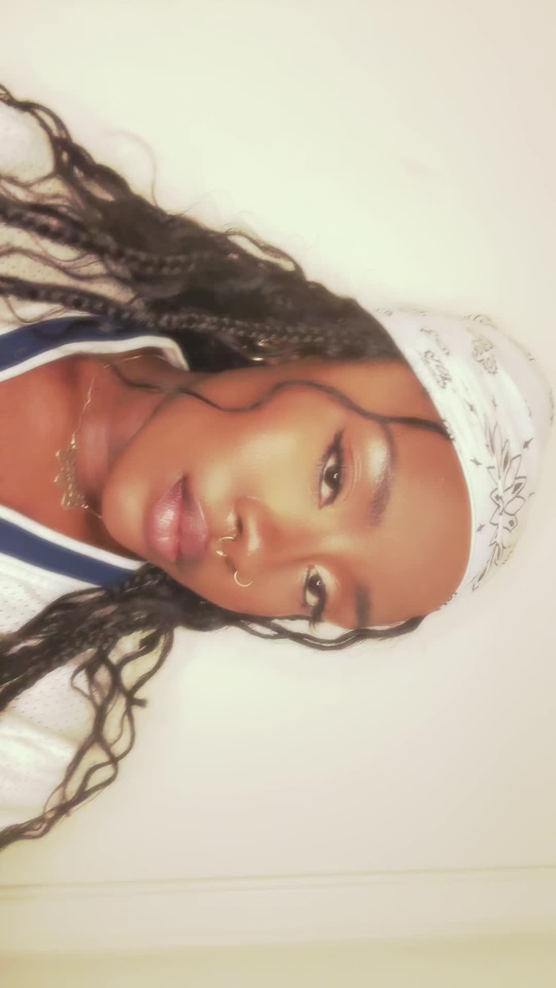 @💜𝙴𝚜𝚜𝚎𝚗𝚌𝚎💜