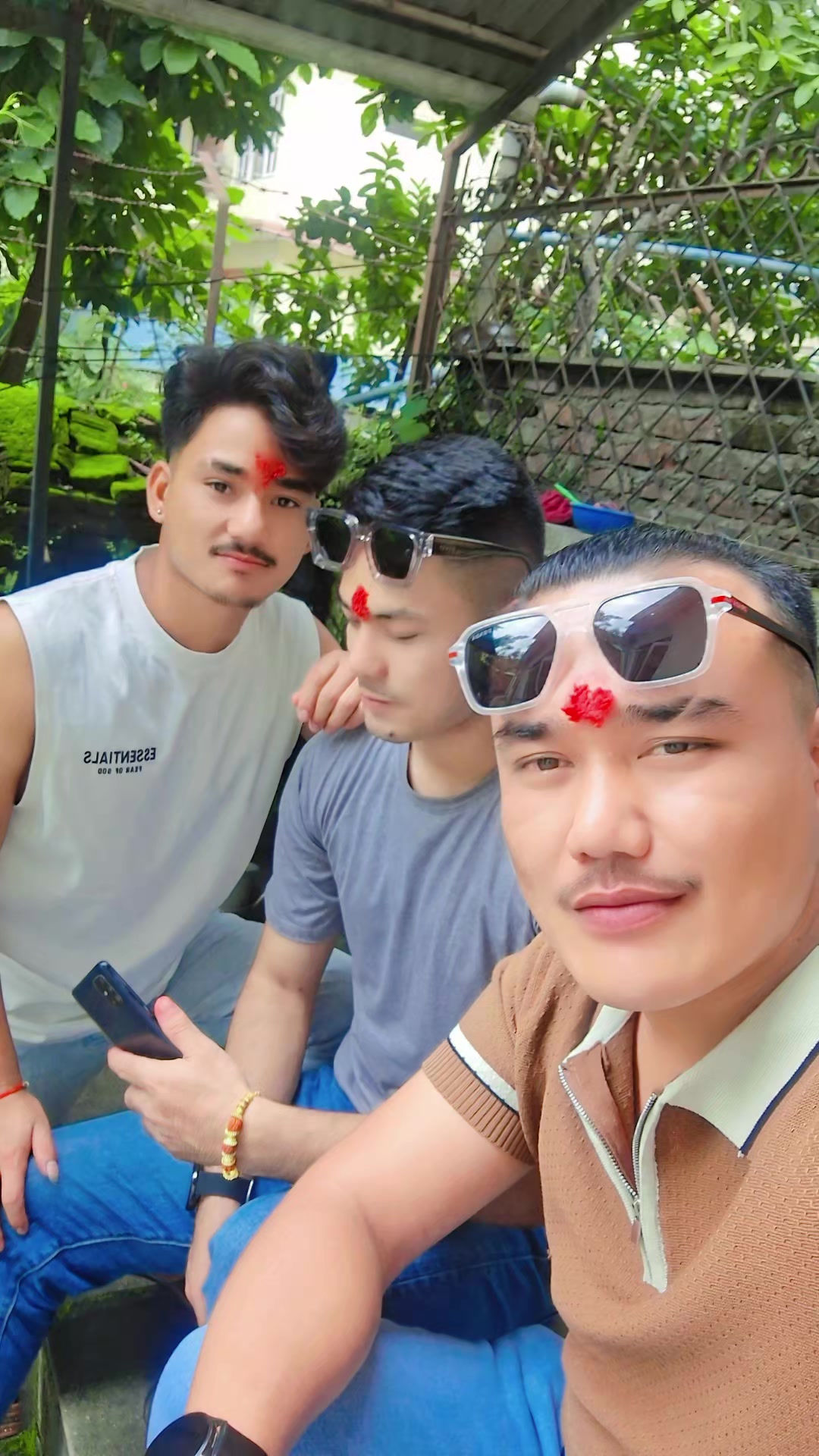 @Mr.B.R BHUJEL🙄😘