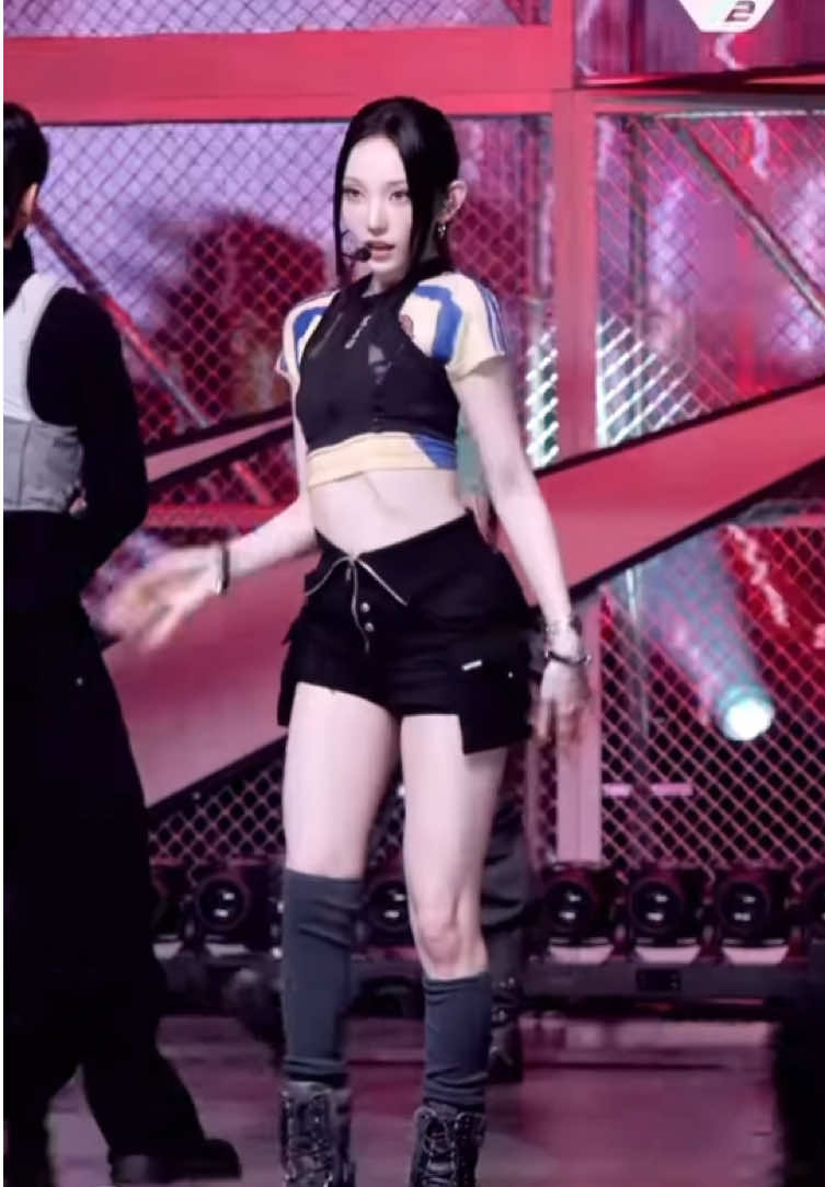 @kmze⁷⋆˙