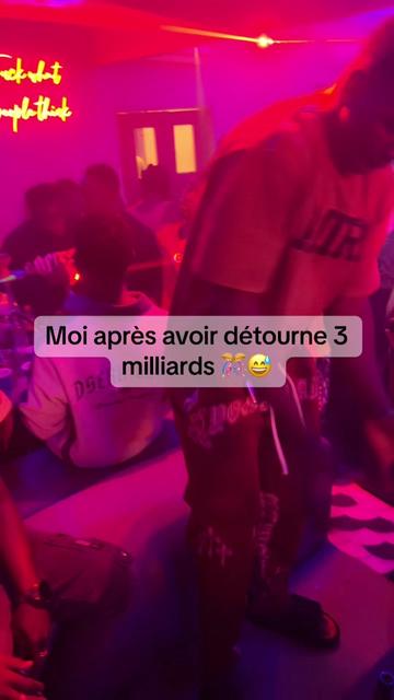@Mhd Tmtr ❤️🥰🍾🍾🍸💵💸